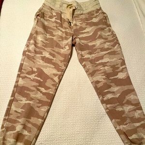 New without tags Athleta joggers size small